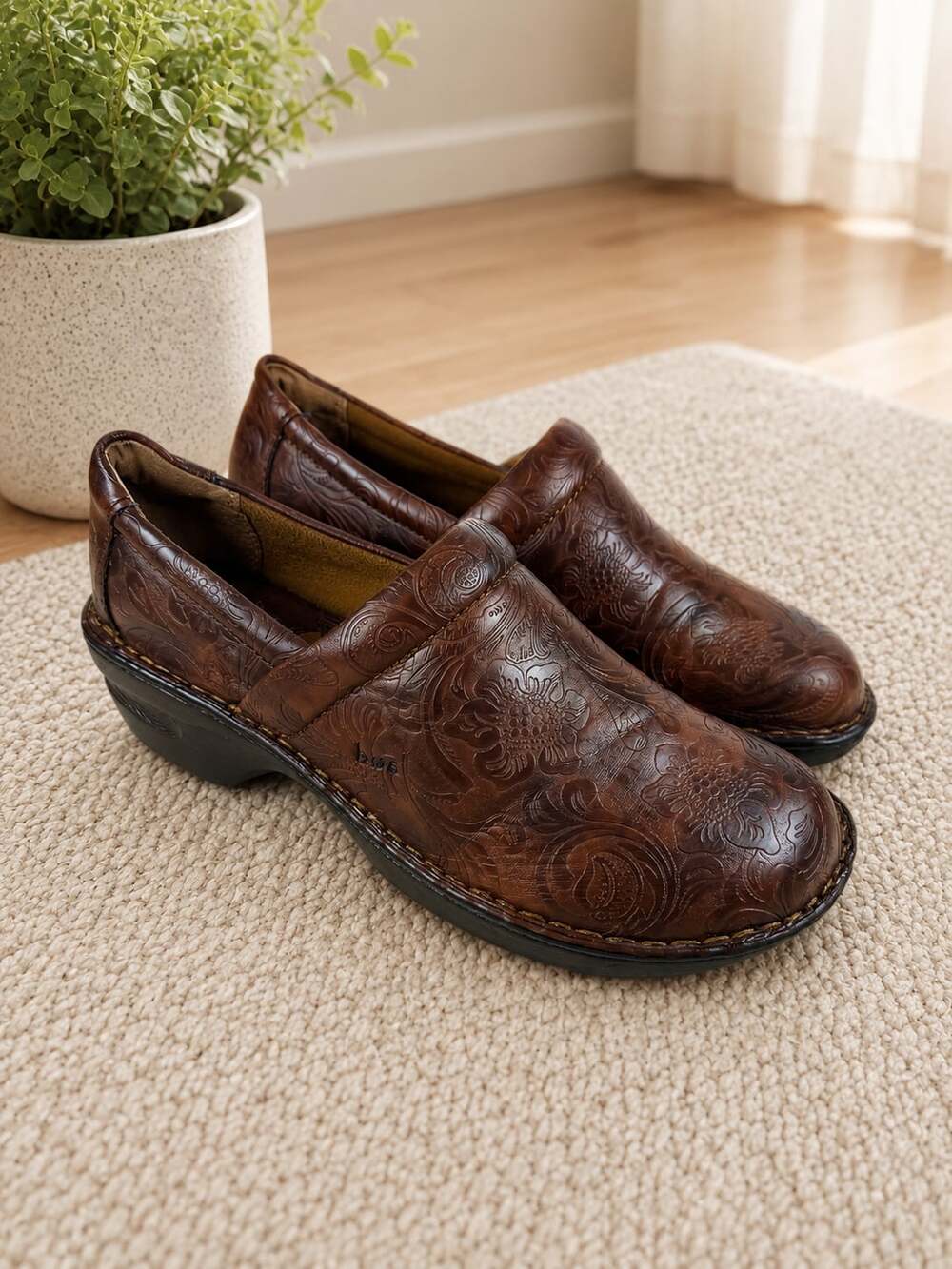 b.o.c. Born Peggy Brown Tooled Leather Clogs Slip On Shoes Womens 11M C45789